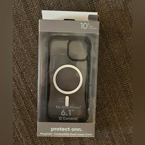 Protect onn. Magsafe compatible dual-layer protection case.